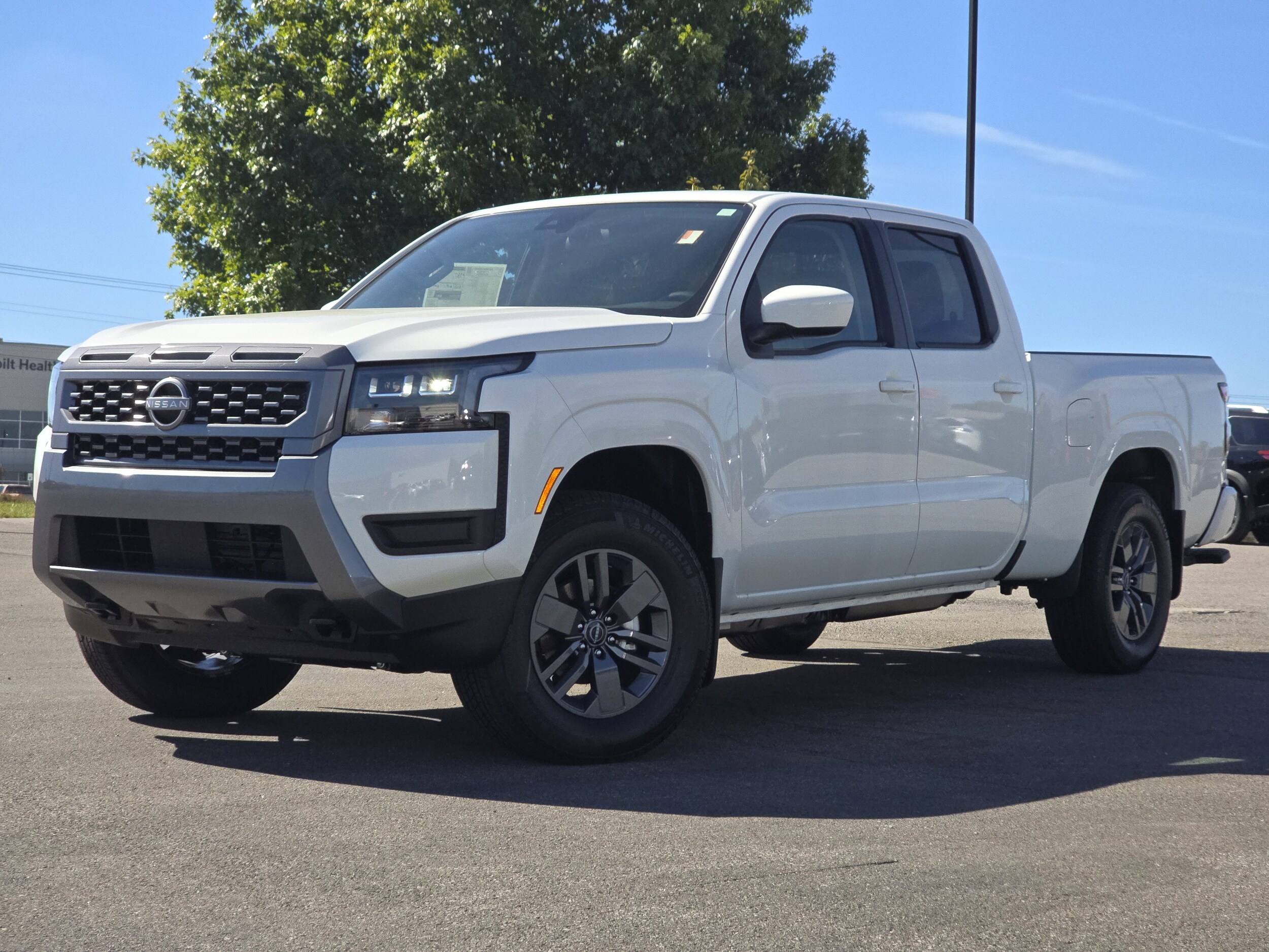 2026 Nissan Frontier SV Crew Cab photo 2