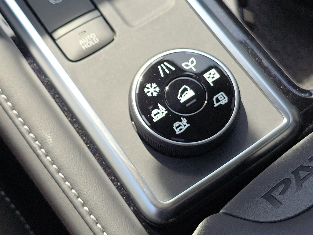 2026 Nissan Pathfinder SL - Photo 8