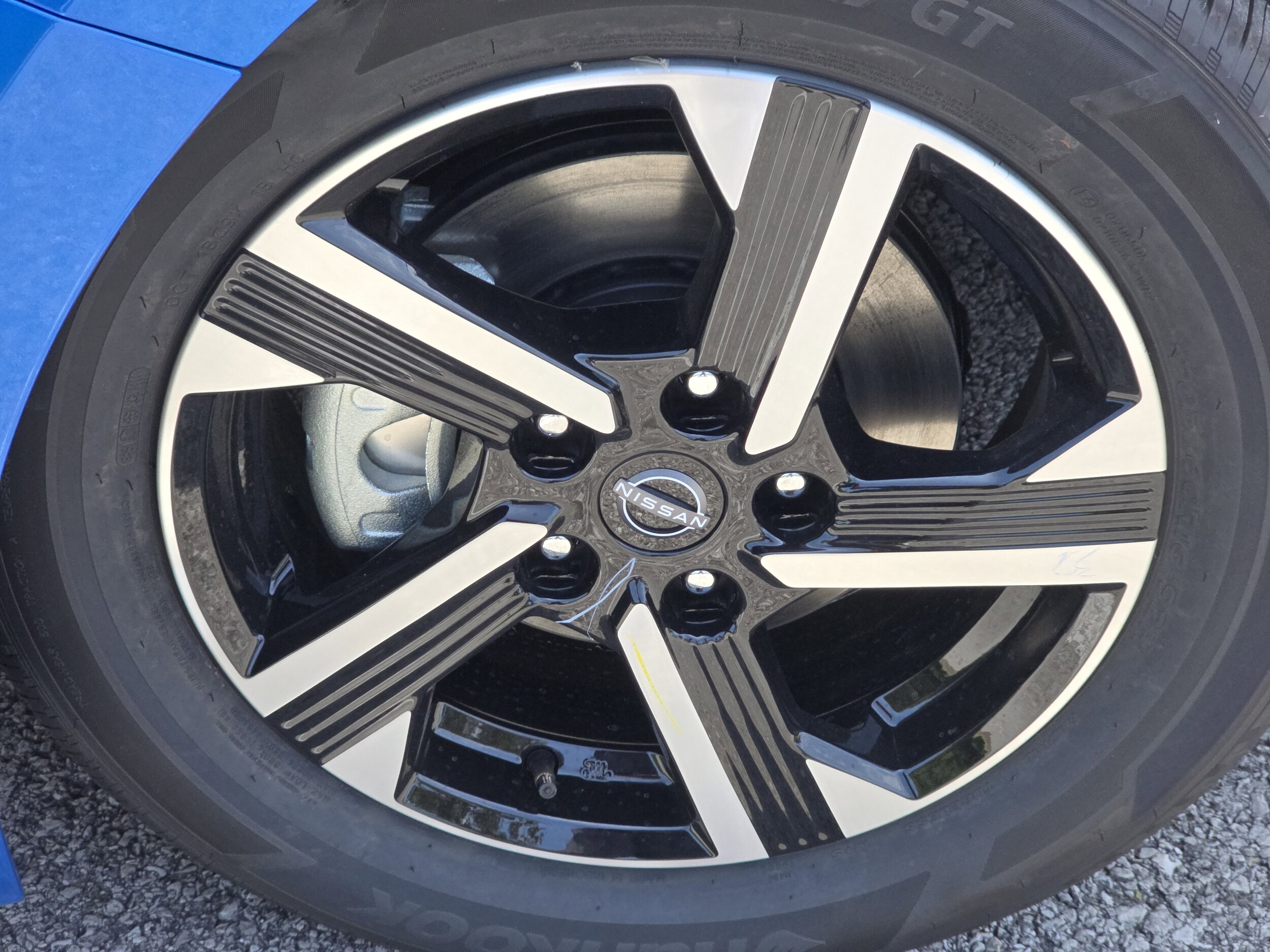 2025 Nissan Sentra SV photo 3