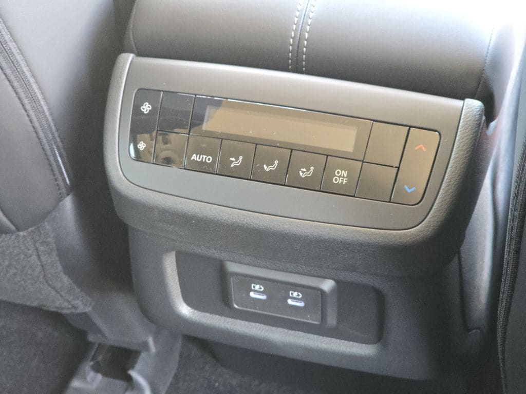 2026 Nissan Pathfinder SL - Photo 26