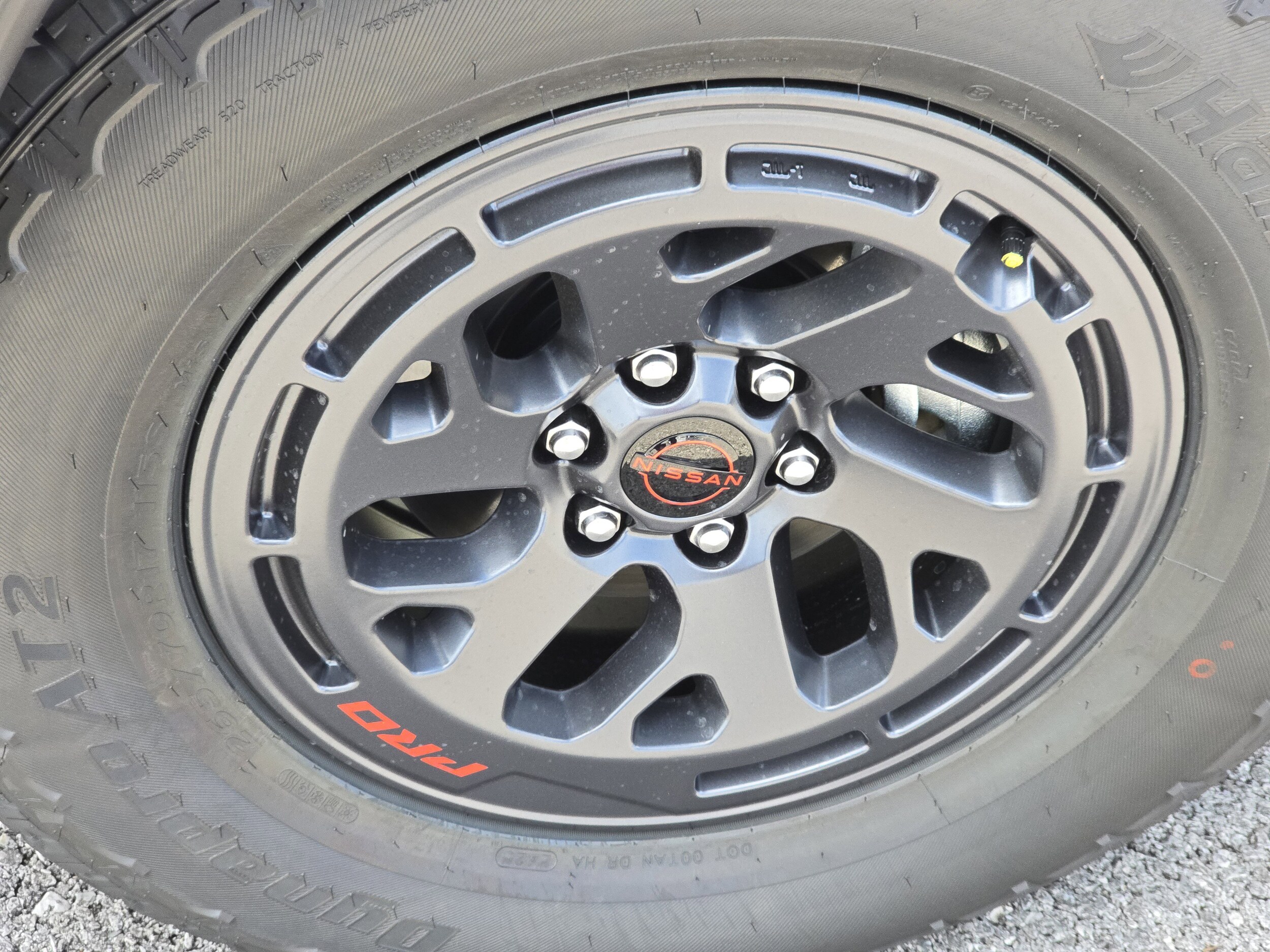 2025 Nissan Frontier PRO-4X Crew Cab photo 3