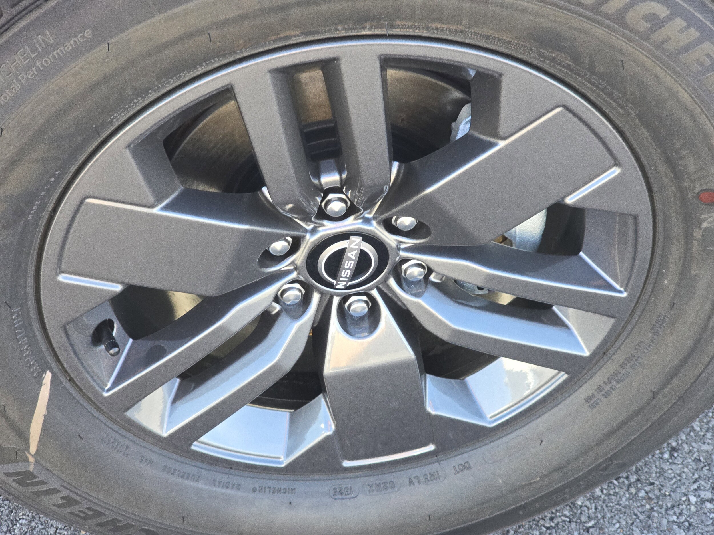 2026 Nissan Frontier SV Crew Cab photo 3