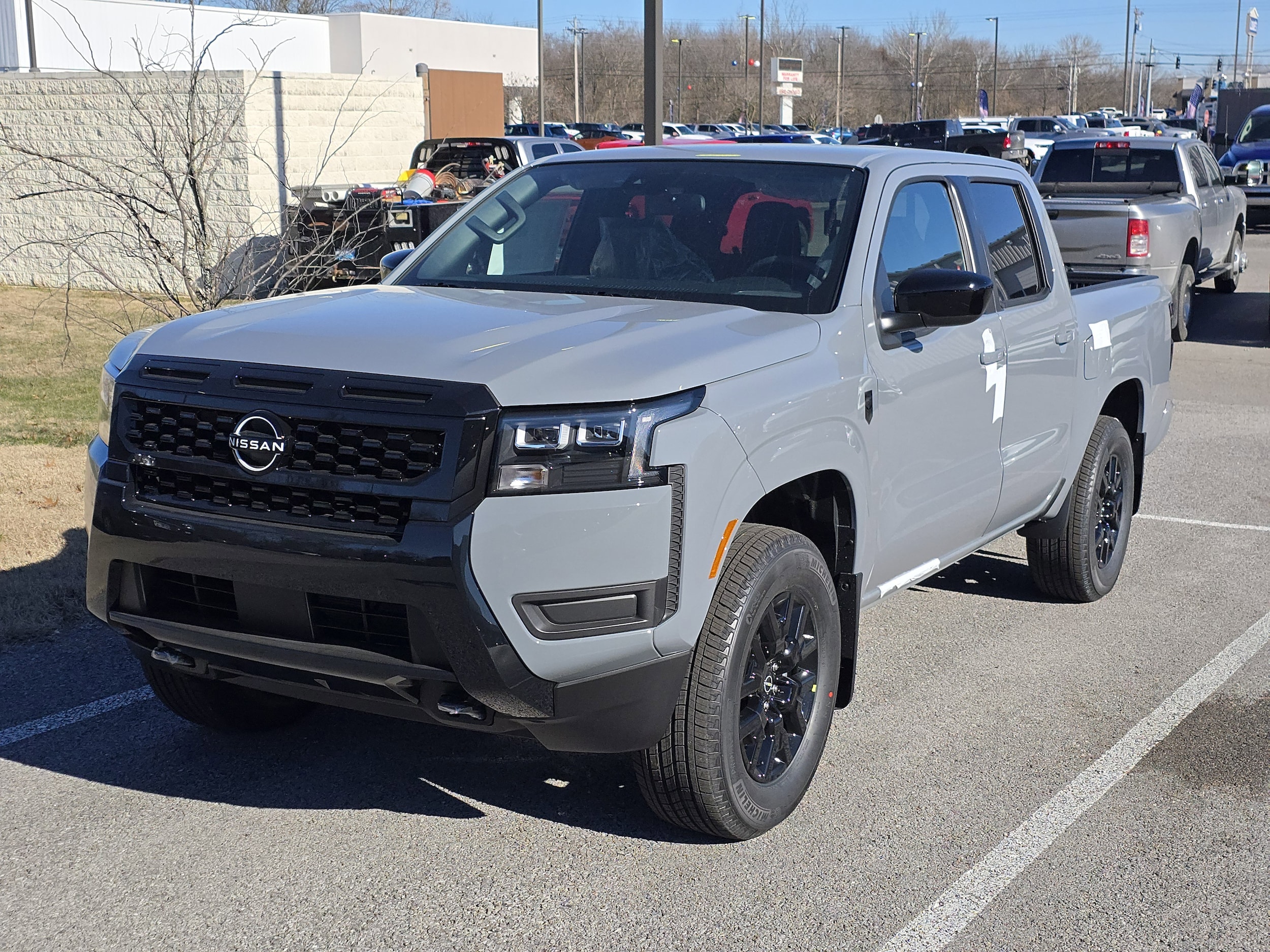 2026 Nissan Frontier SV's photo