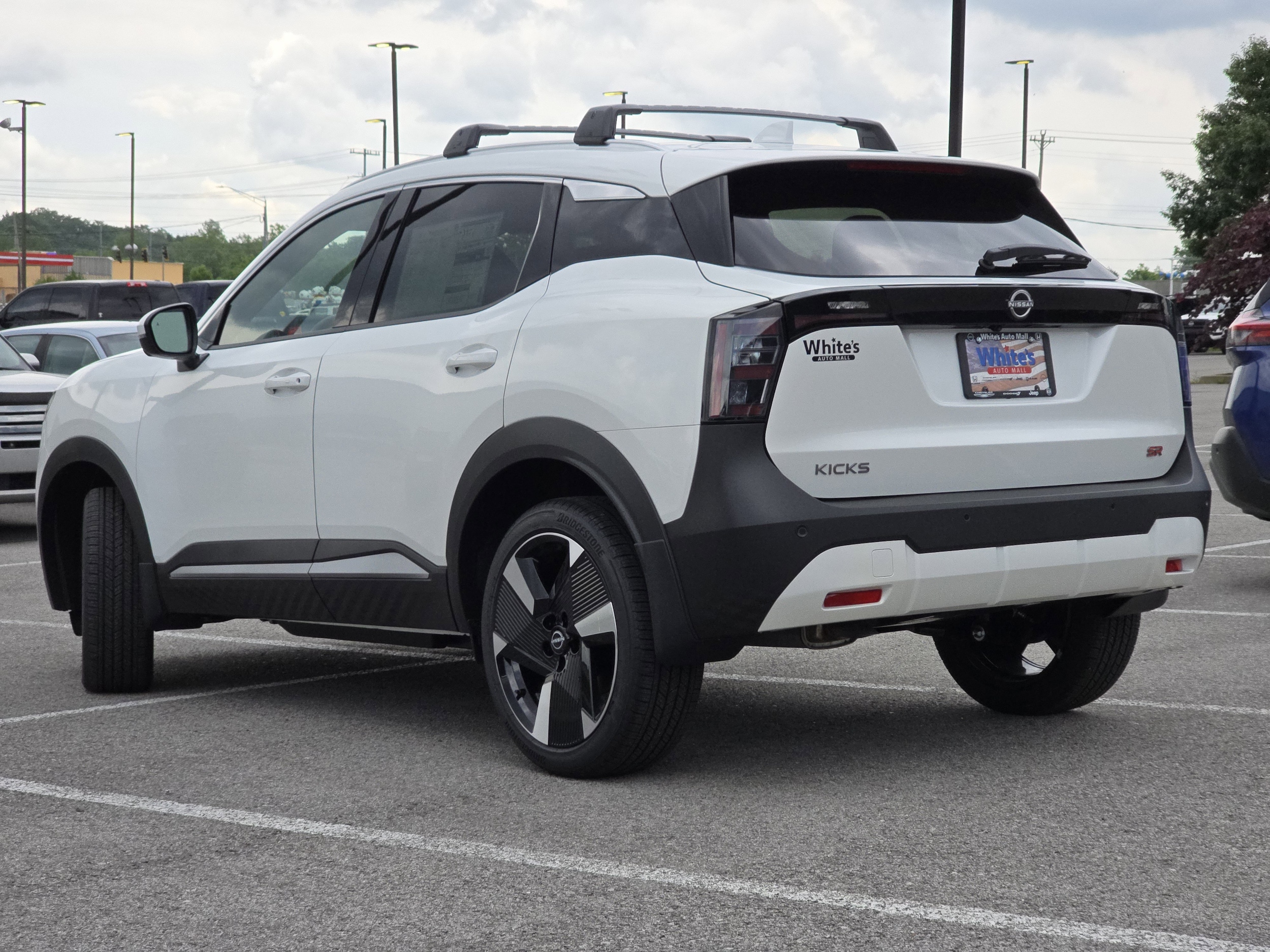 2025 Nissan Kicks SR - Photo 17