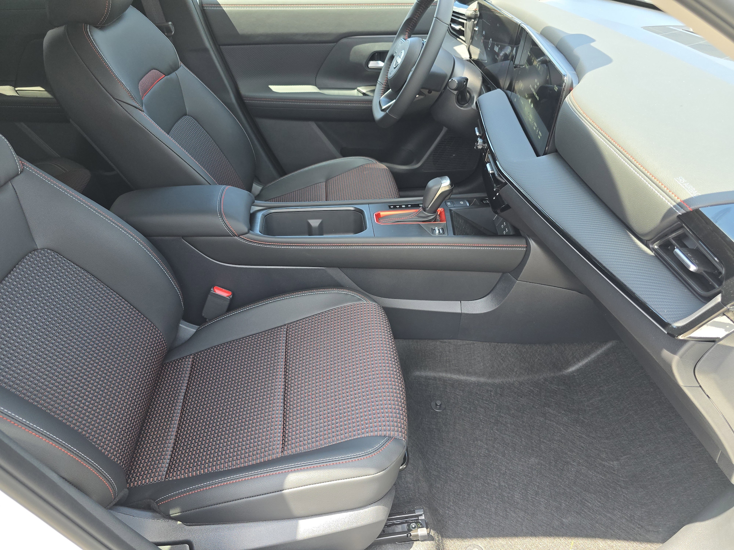 2025 Nissan Kicks SR - Photo 24
