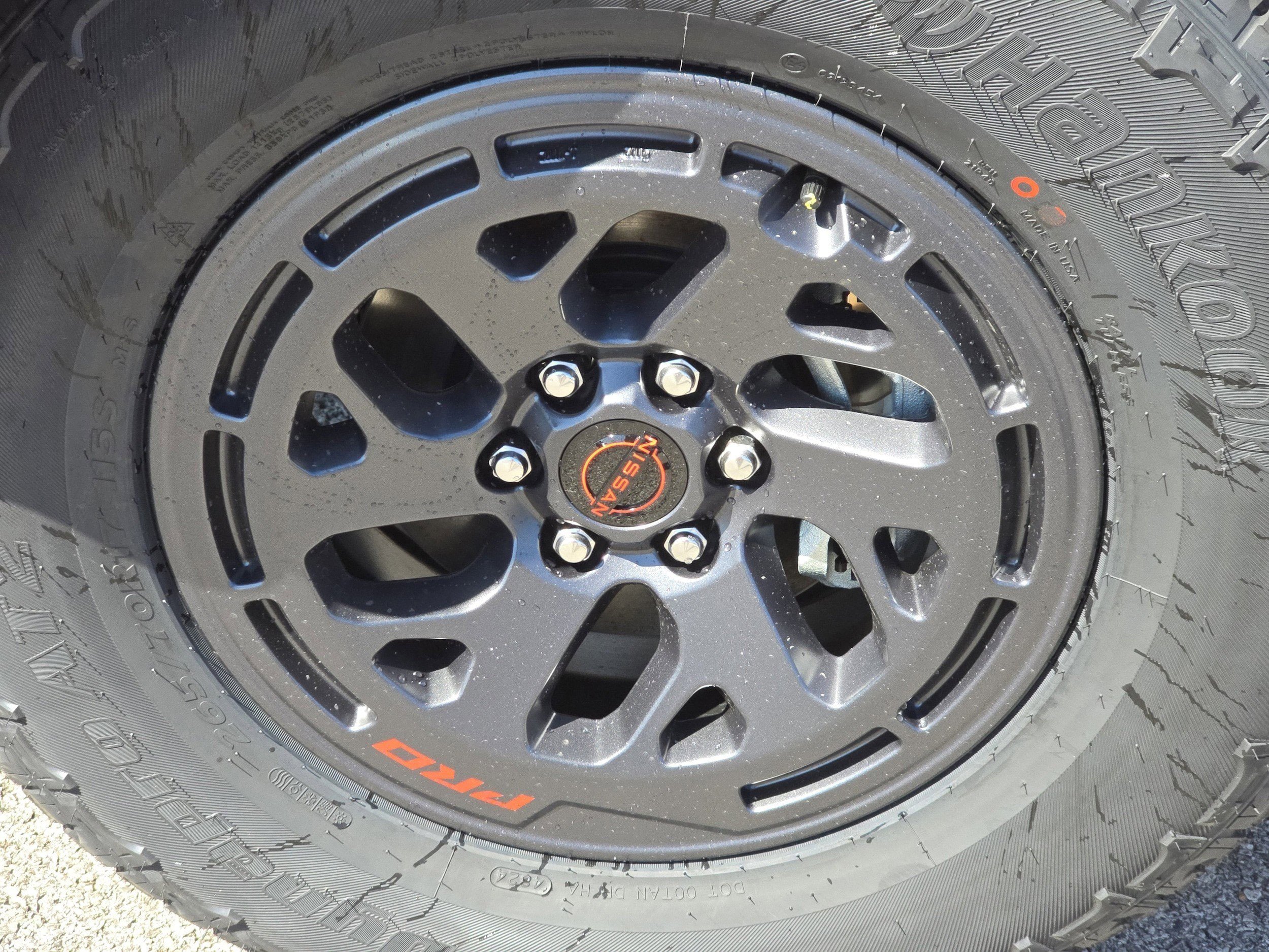 2025 Nissan Frontier PRO-4X Crew Cab photo 3