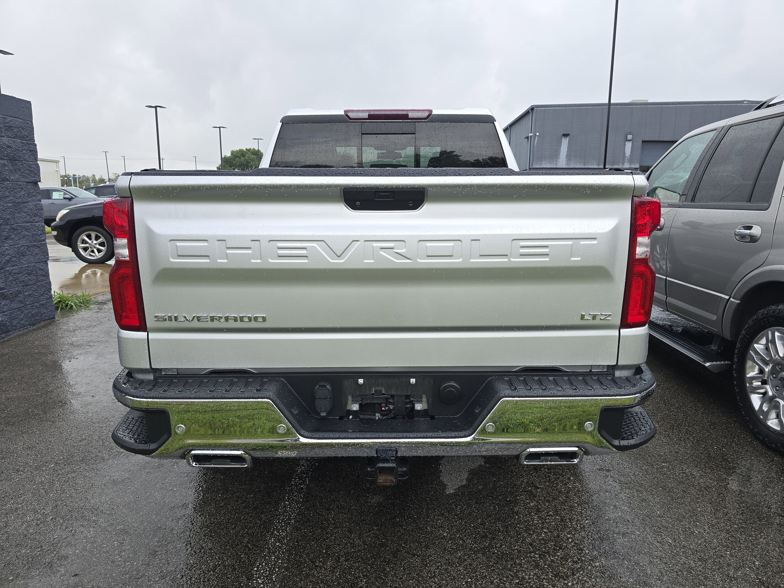 2021 Chevrolet Silverado 1500 LTZ photo 3