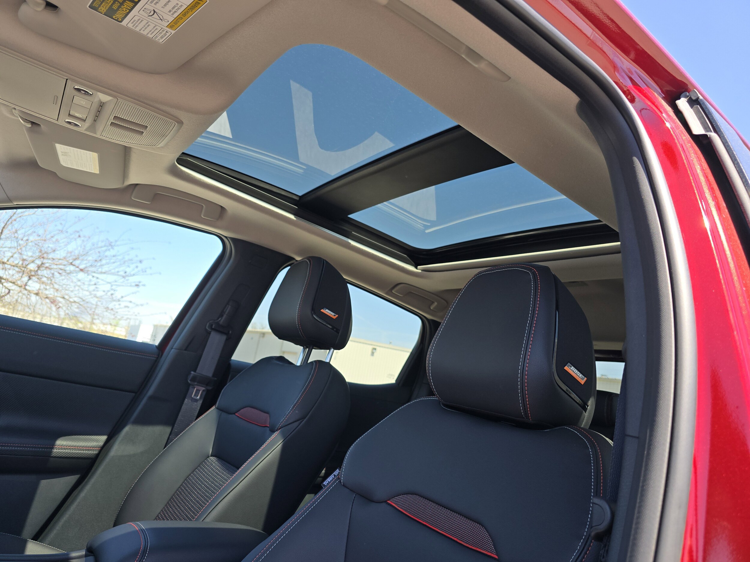 2025 Nissan Kicks SR photo 4