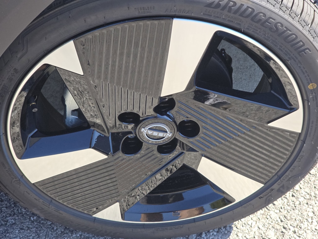 New 2026 Nissan Kicks SR SUV