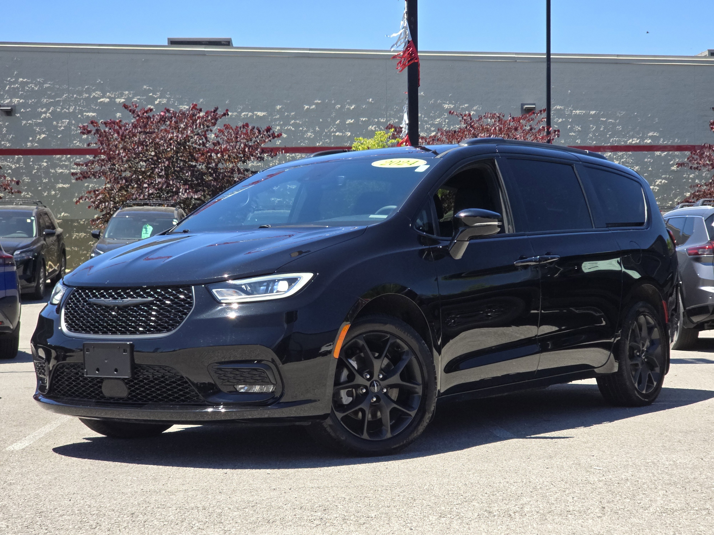 2024 Chrysler Pacifica Touring L AWD's photo