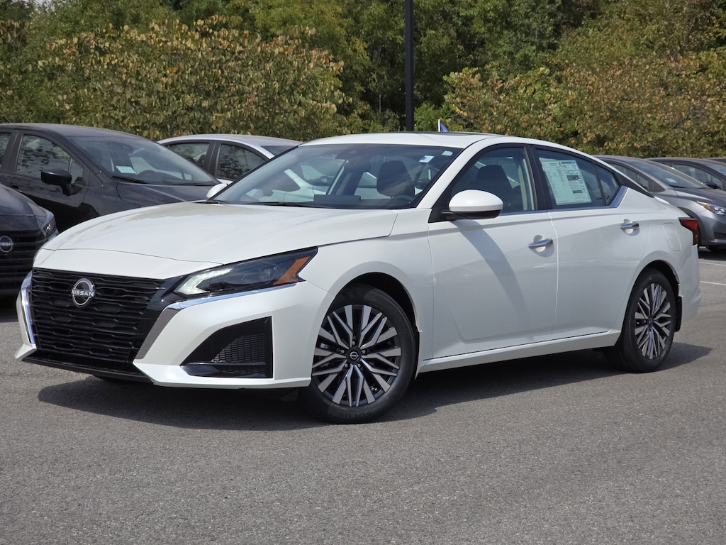 New 2025 Nissan Altima SV Sedan