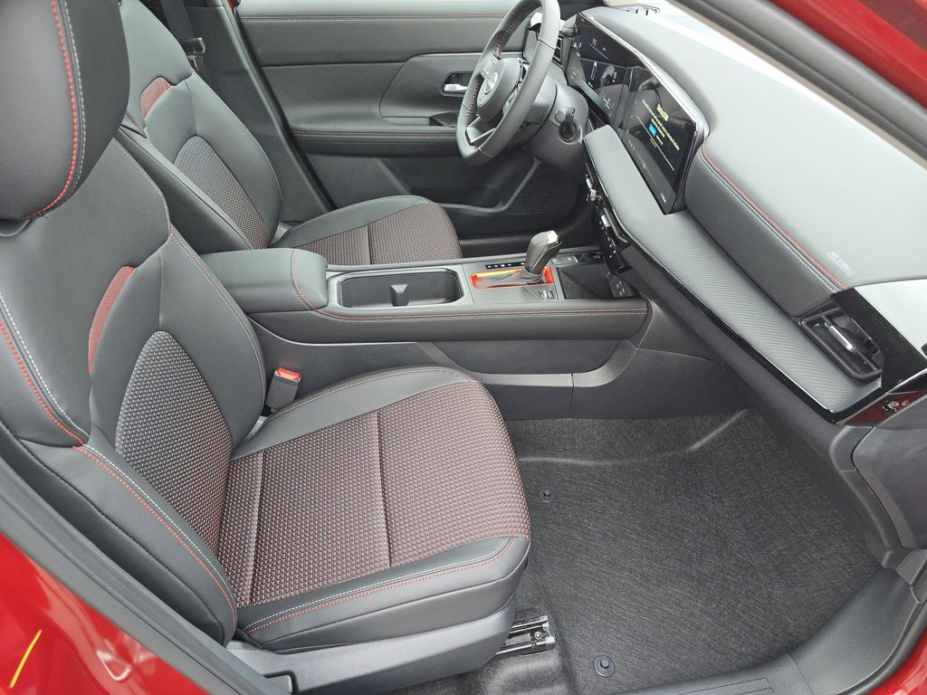 2026 Nissan KICKS SR - Photo 24