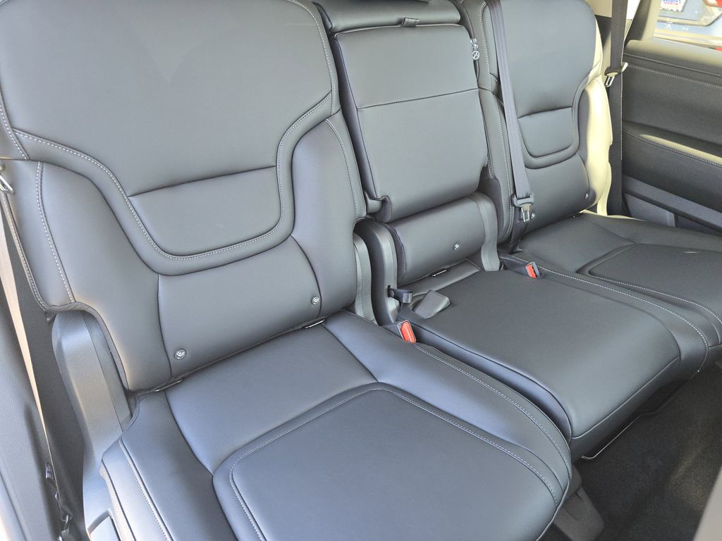 2026 Nissan Armada SV - Photo 18