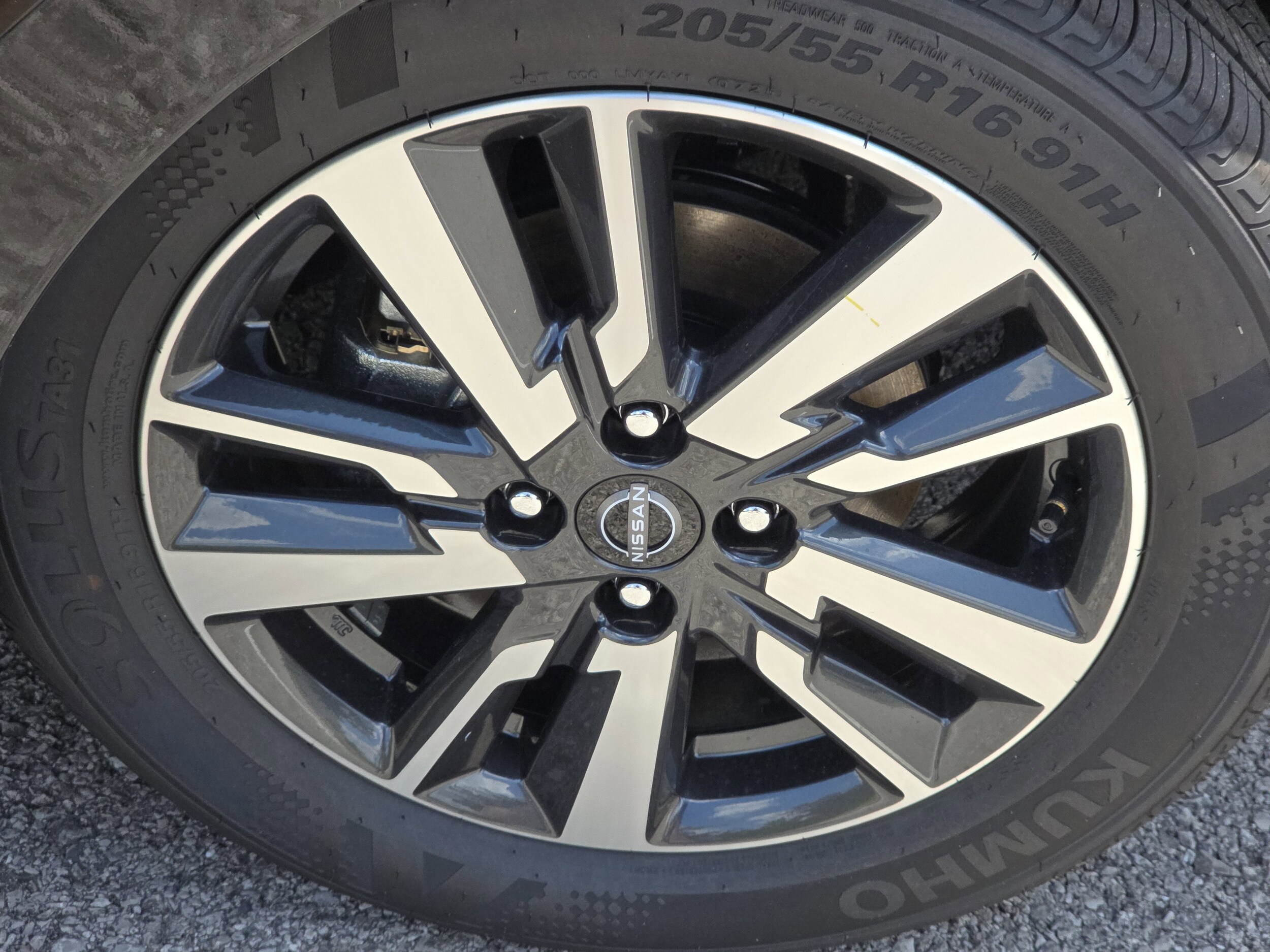2025 Nissan Versa S photo 2
