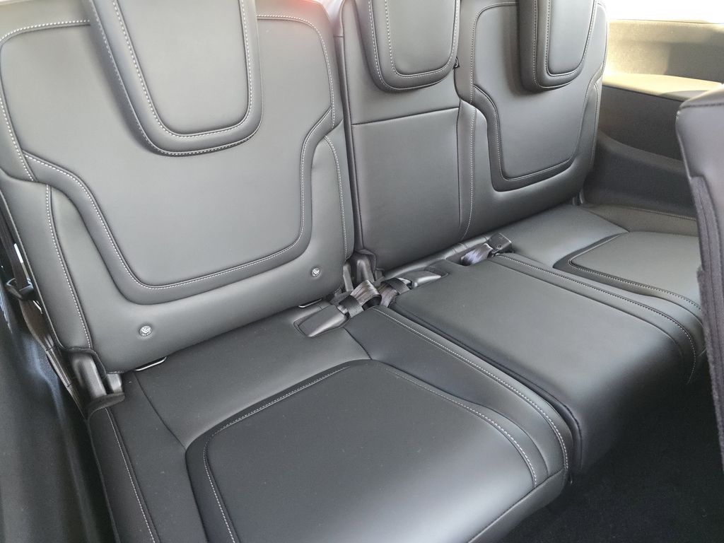 2026 Nissan Armada SV - Photo 16