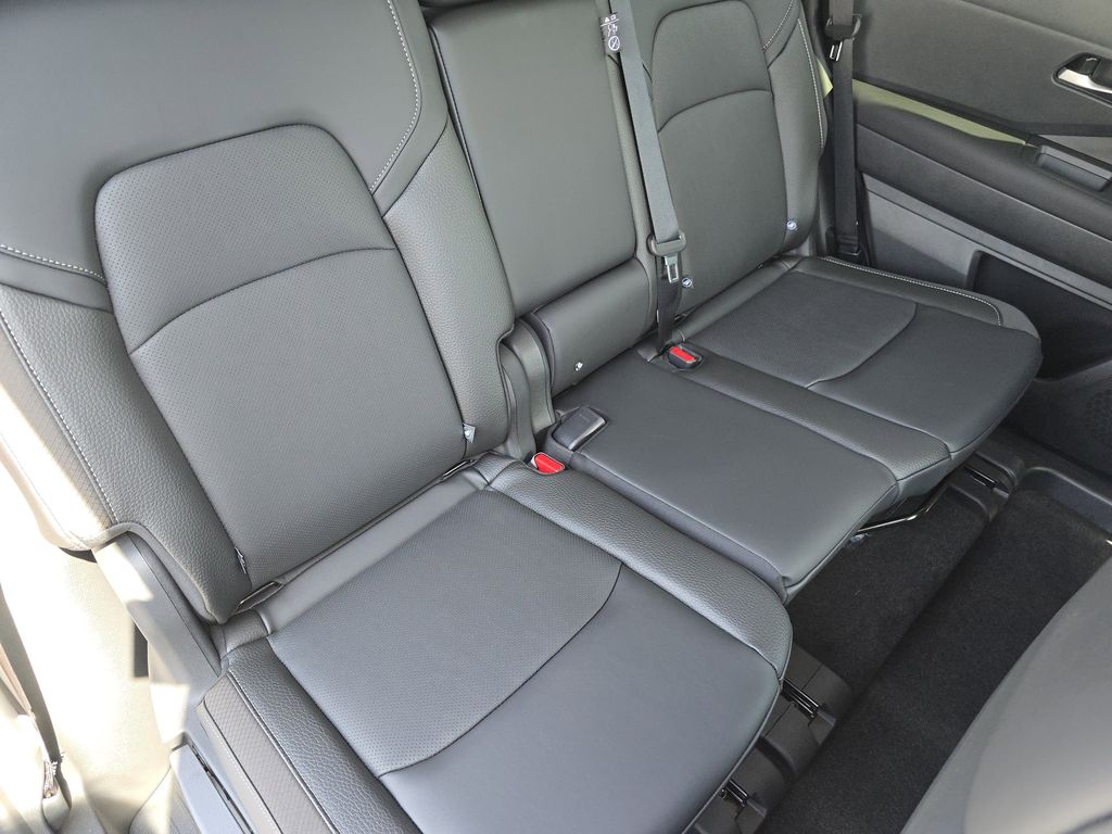 2026 Nissan Pathfinder SL - Photo 24