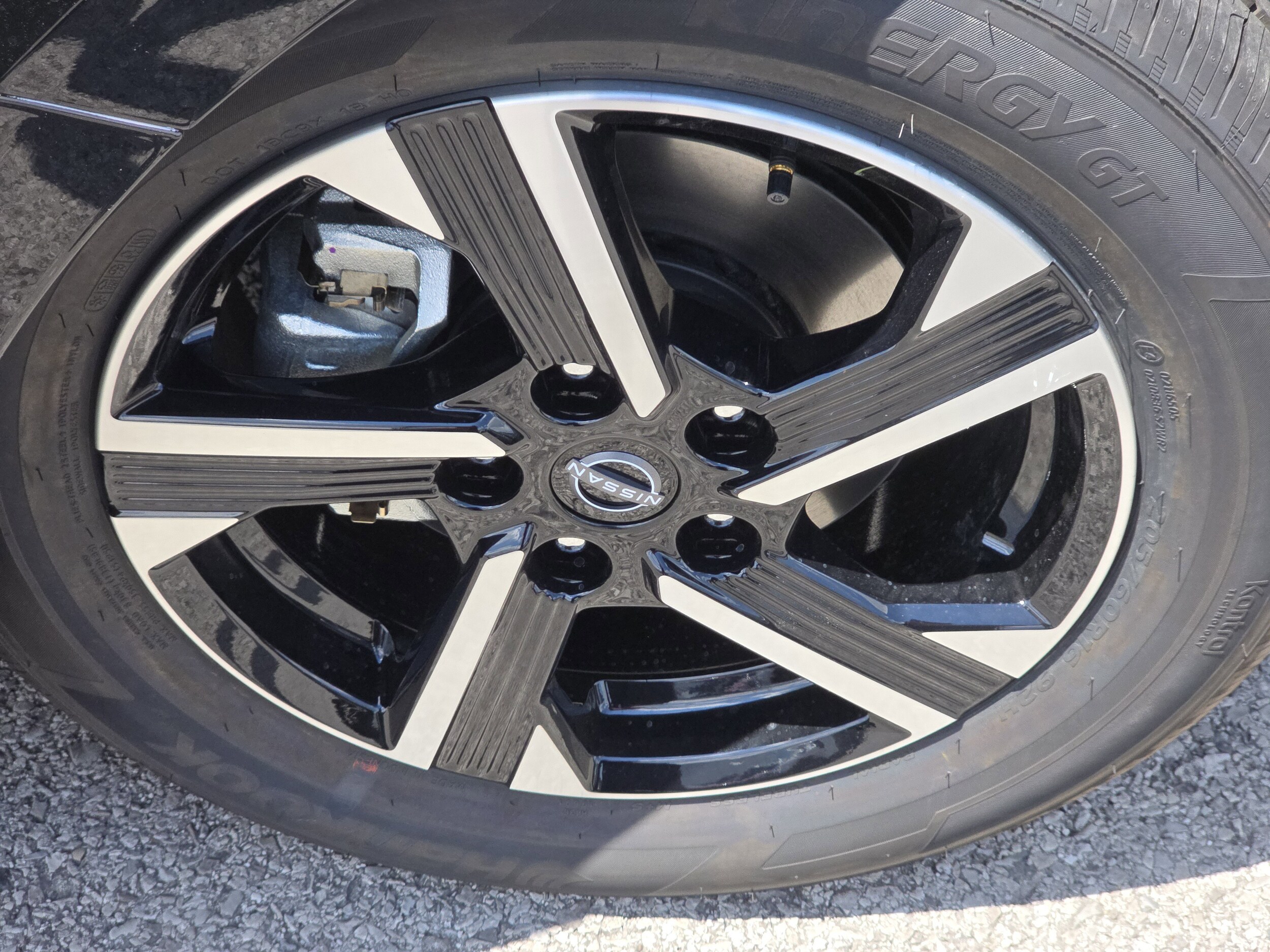 2025 Nissan Sentra SV photo 2