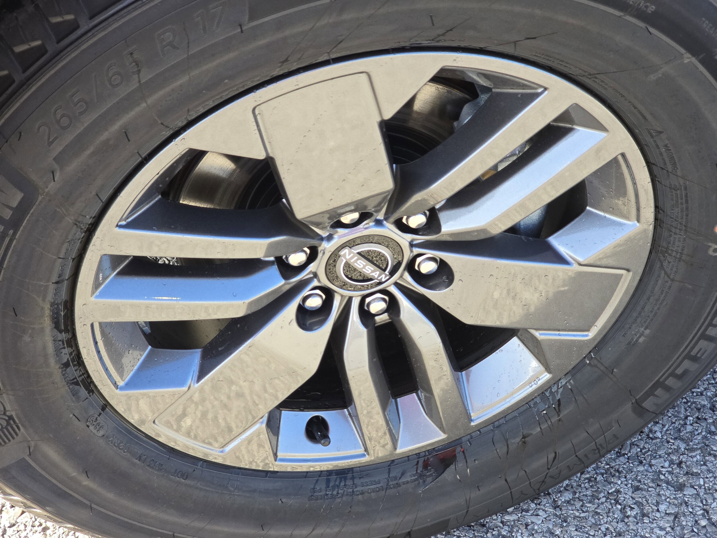 2026 Nissan Frontier SV Crew Cab photo 2