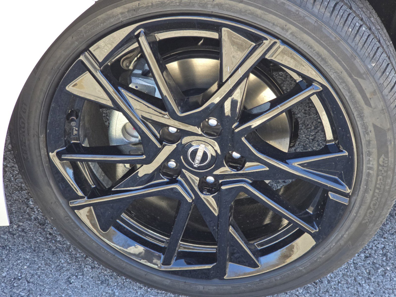 2025 Nissan Sentra SR photo 3
