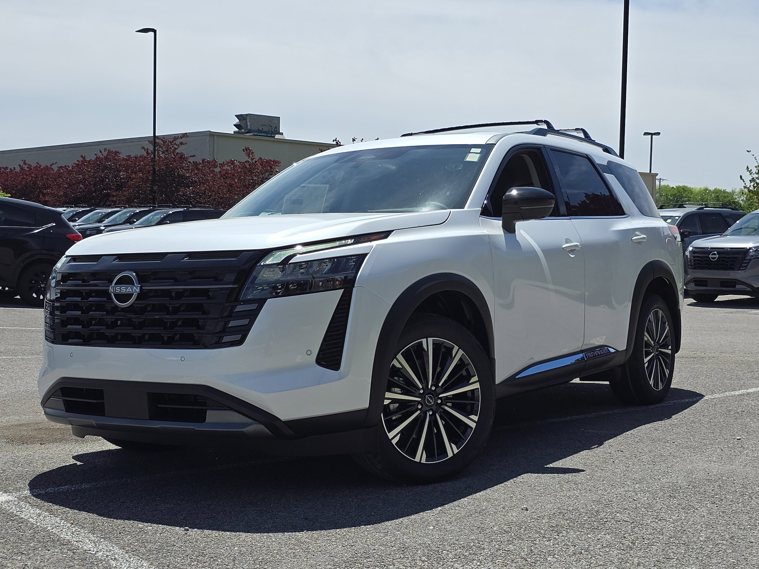 2026 Nissan Pathfinder Platinum 4WD's photo