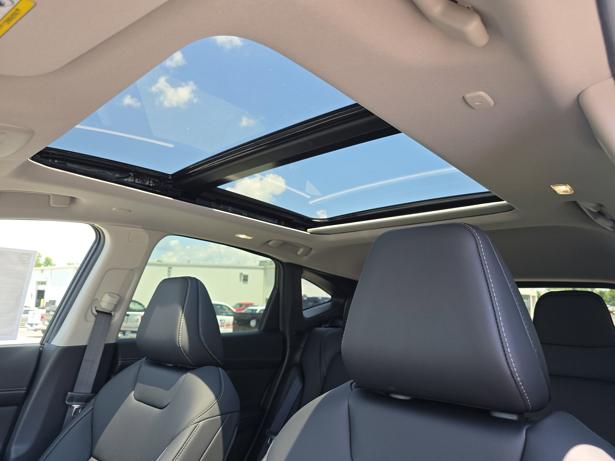 2025 Nissan Murano SL photo 2