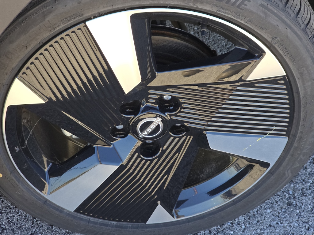 New 2025 Nissan Kicks SR Utility