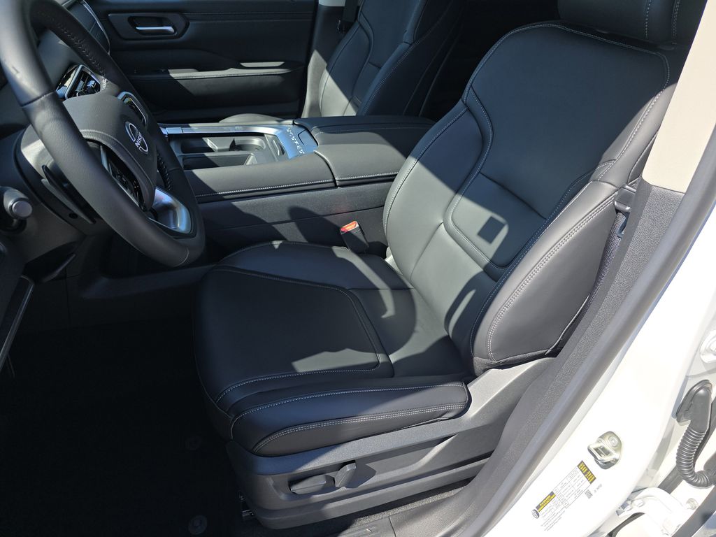 2026 Nissan Armada SV - Photo 22