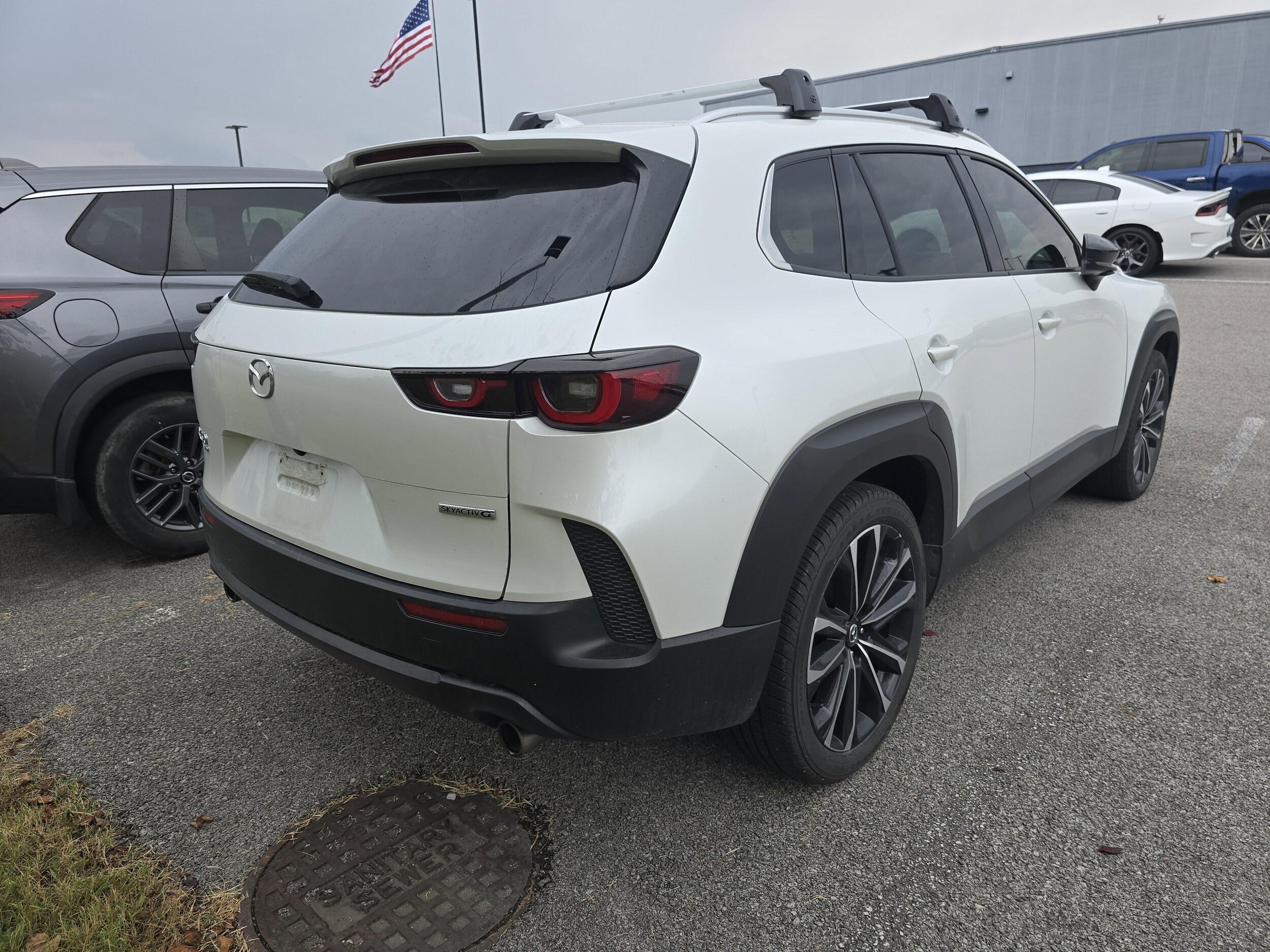 2024 Mazda CX-50 2.5 Premium Plus photo 2