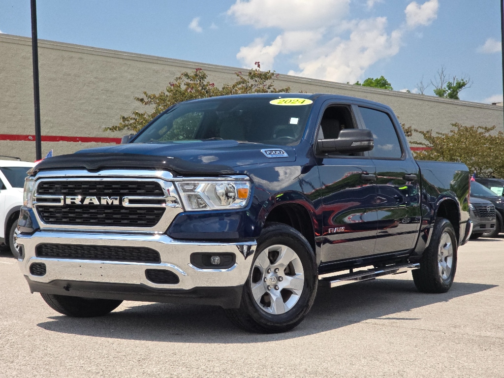 2024 RAM 1500 Big Horn/Lone Star 4x4 Crew Cab 5'7's photo