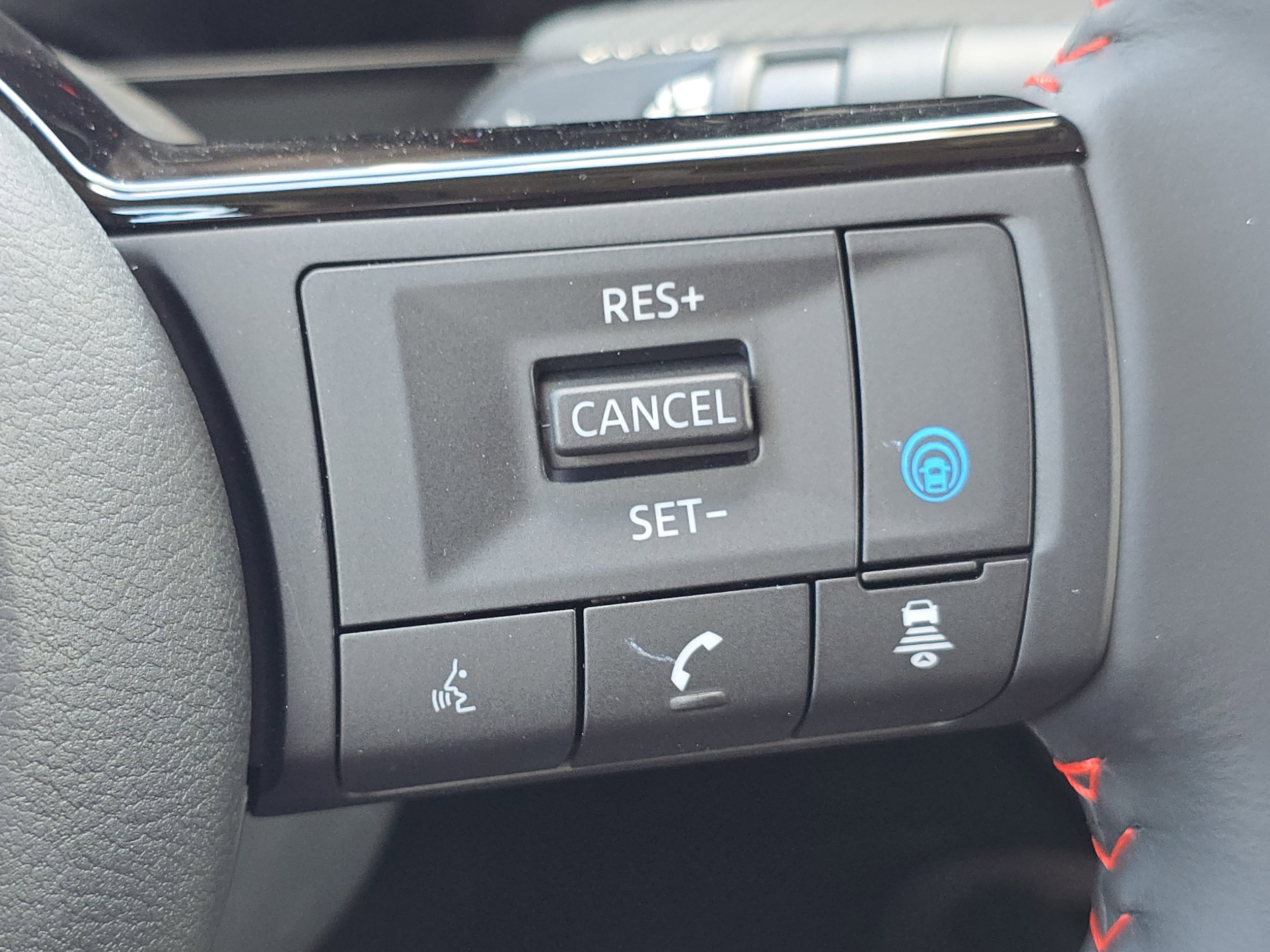2025 Nissan Kicks SR - Photo 11