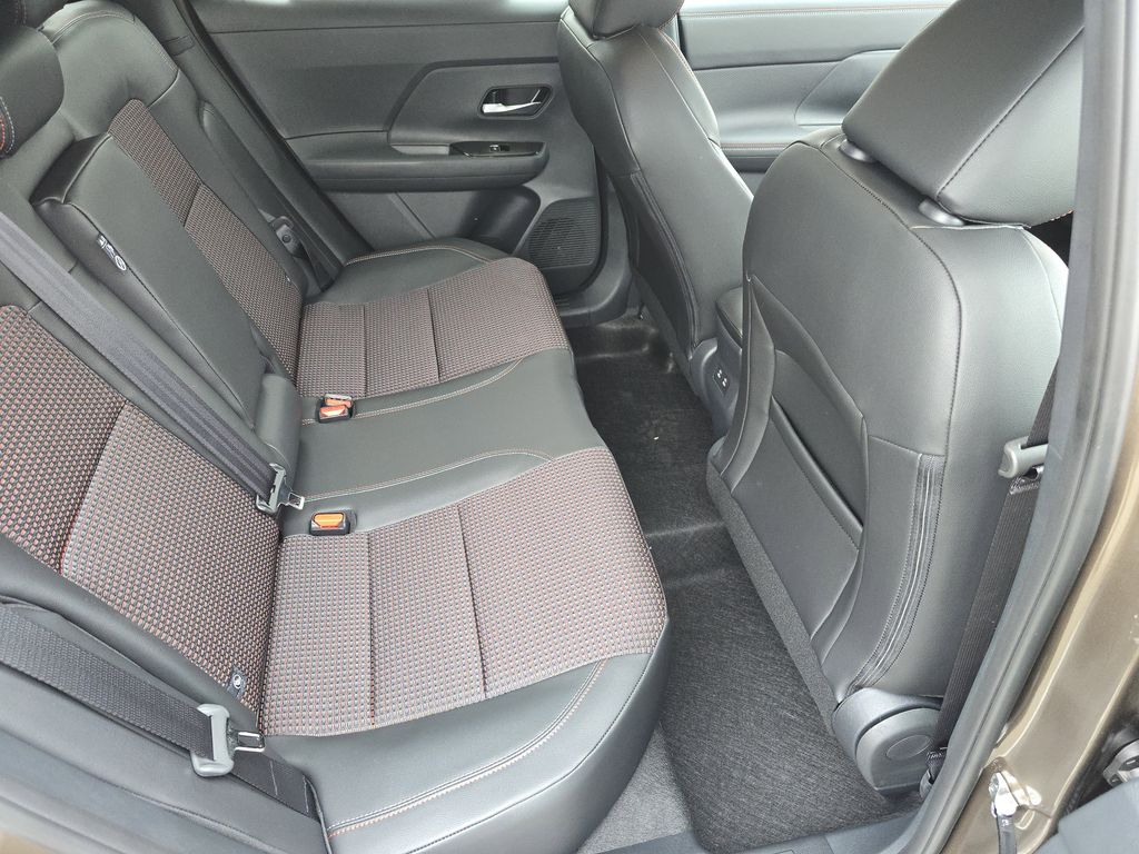 2026 Nissan KICKS SR - Photo 21