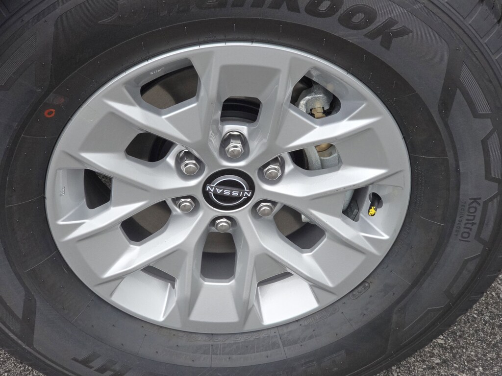 2025 Nissan Frontier S Crew Cab photo 2