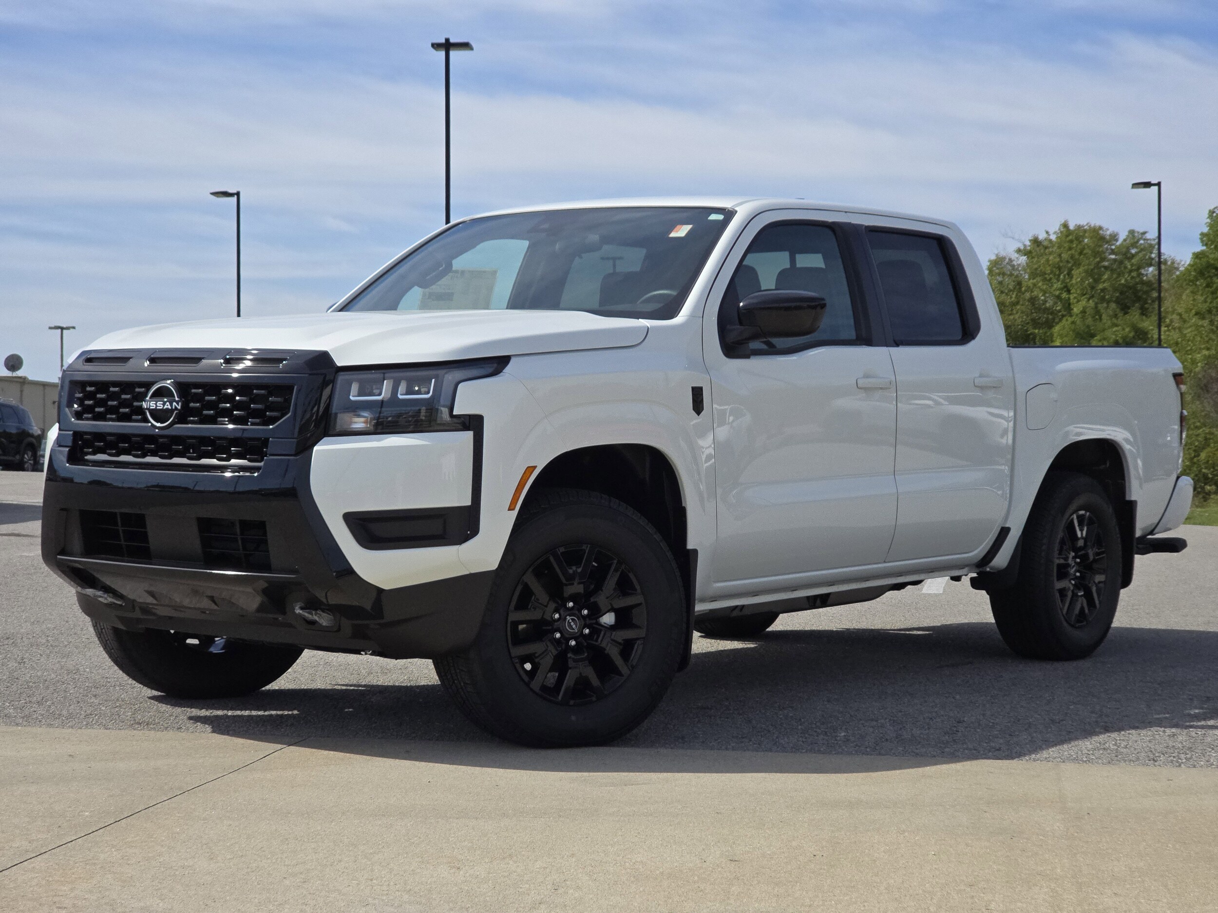 2026 Nissan Frontier SV Crew Cab photo 2