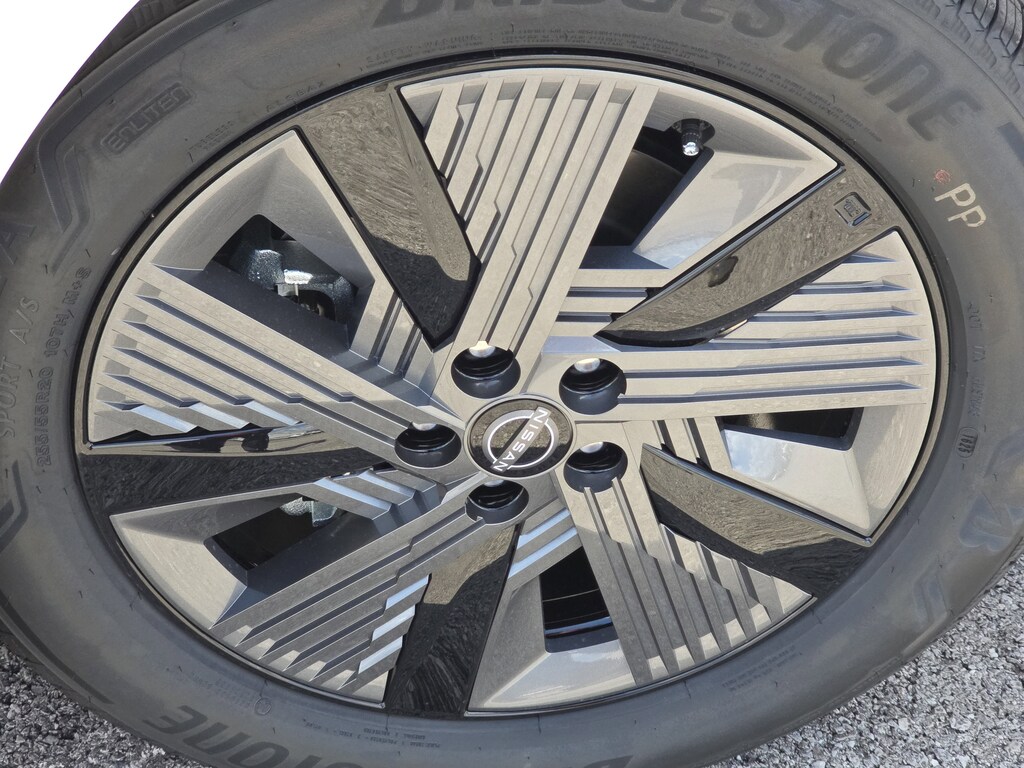 2025 Nissan Murano SL photo 2