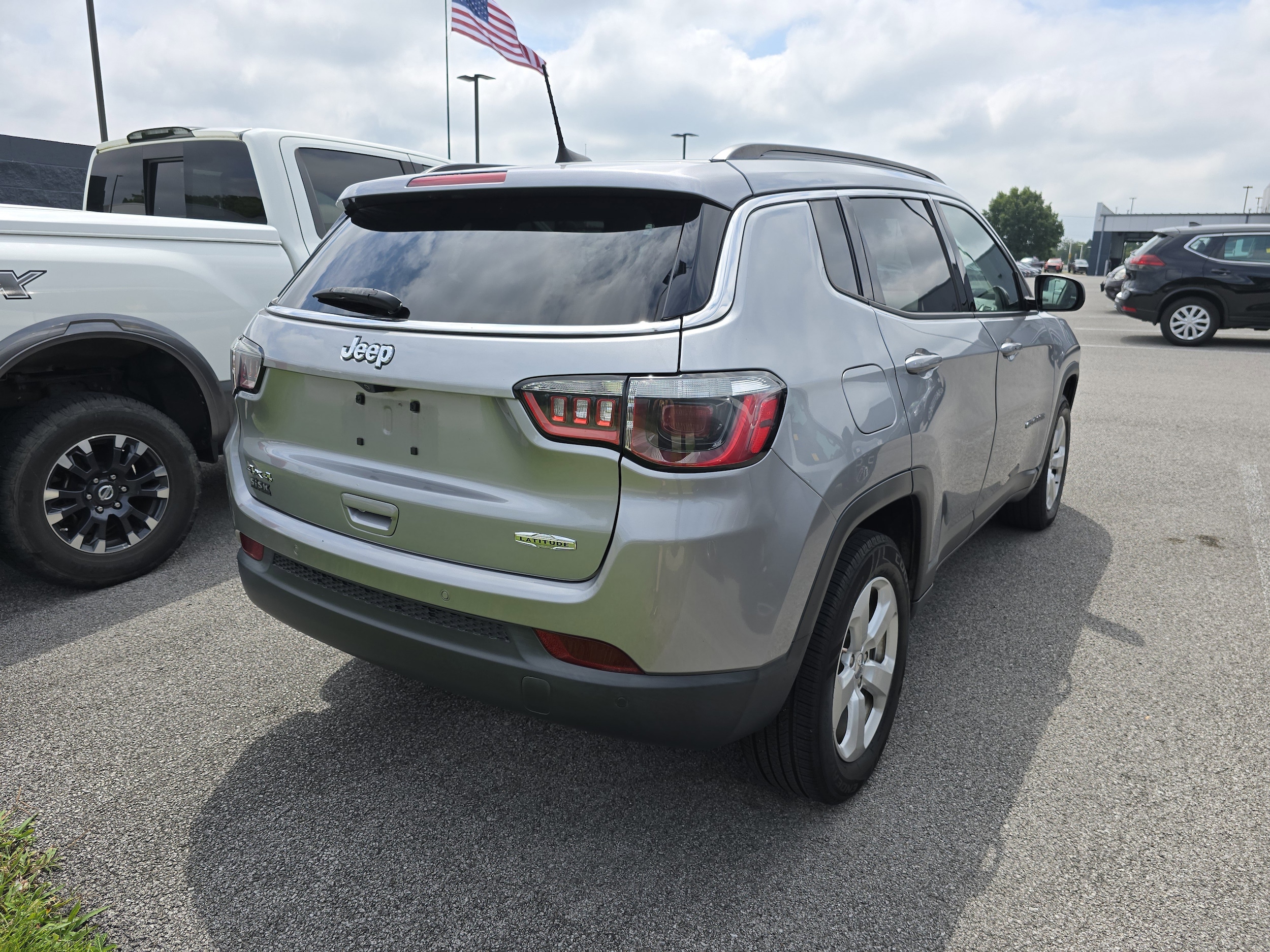 Used 2018 Jeep Compass Latitude with VIN 3C4NJDBB2JT282462 for sale in Hopkinsville, KY