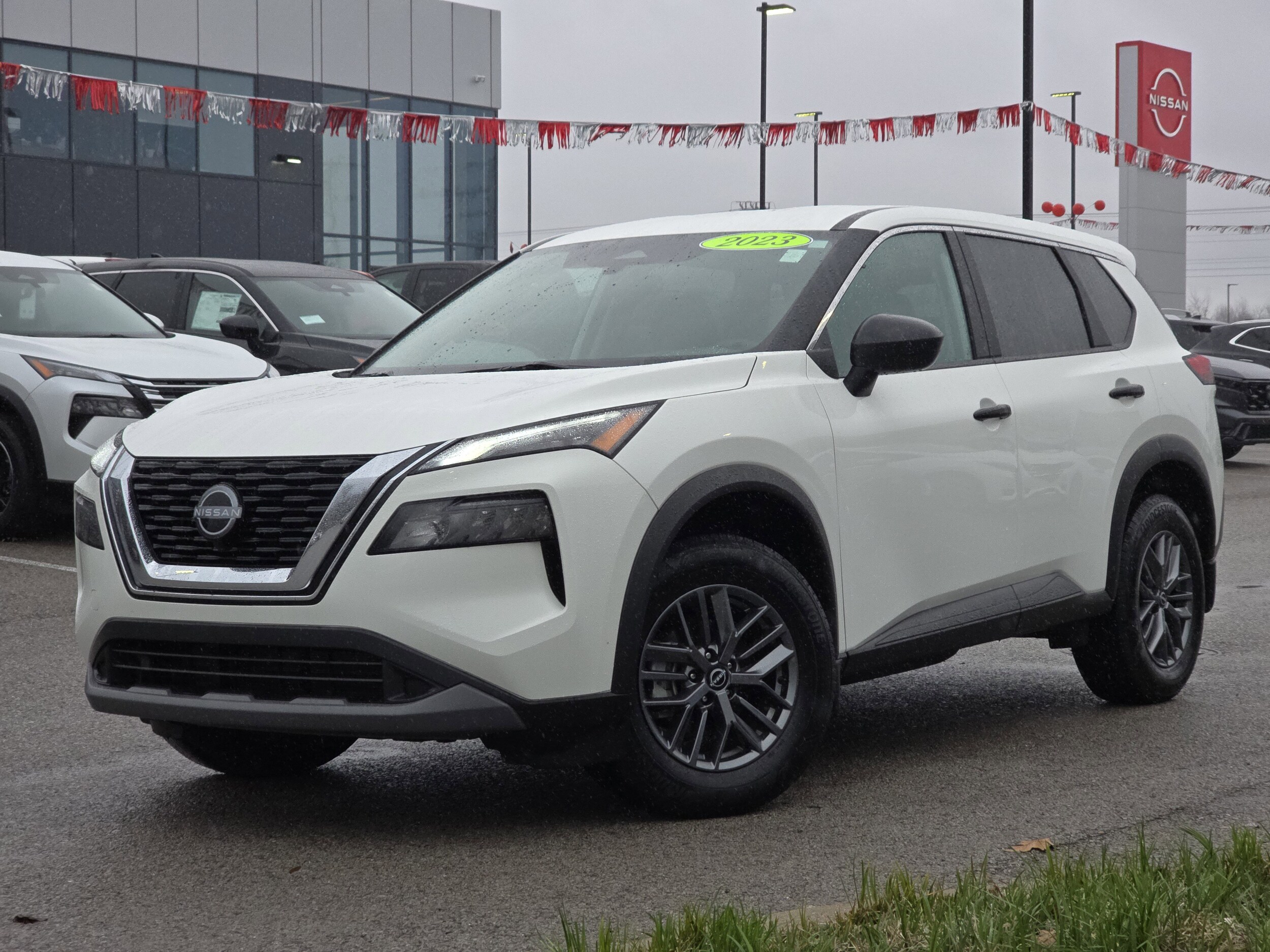 2023 Nissan Rogue S photo 2