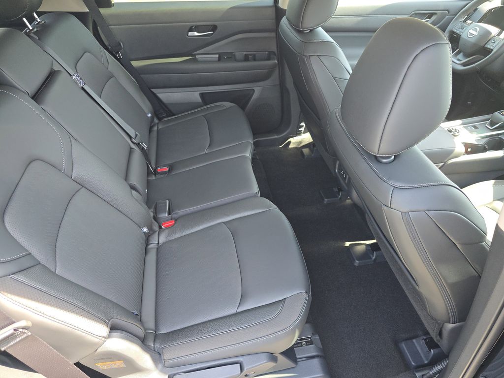 2026 Nissan Pathfinder SL - Photo 23