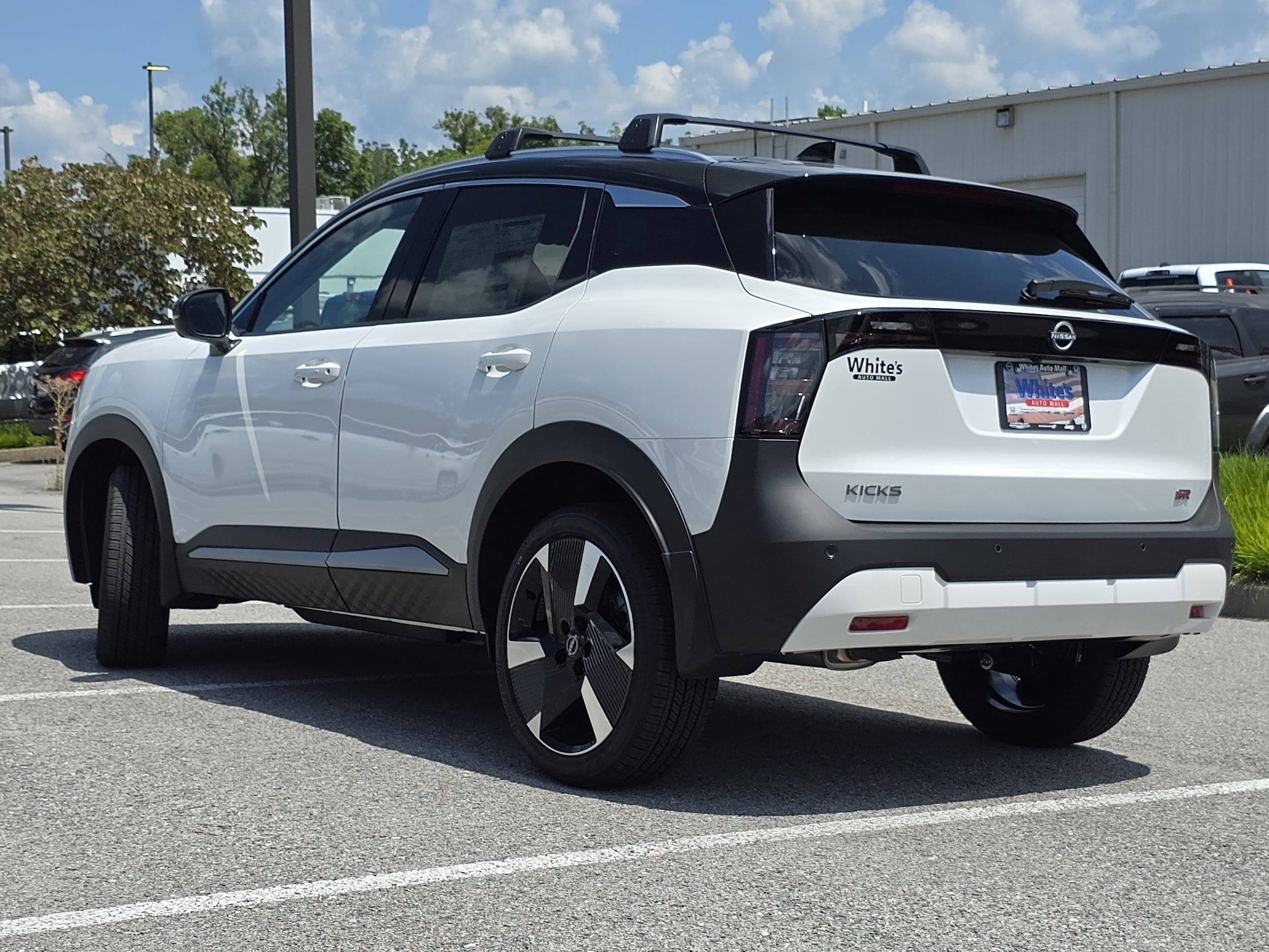 2025 Nissan Kicks SR - Photo 17