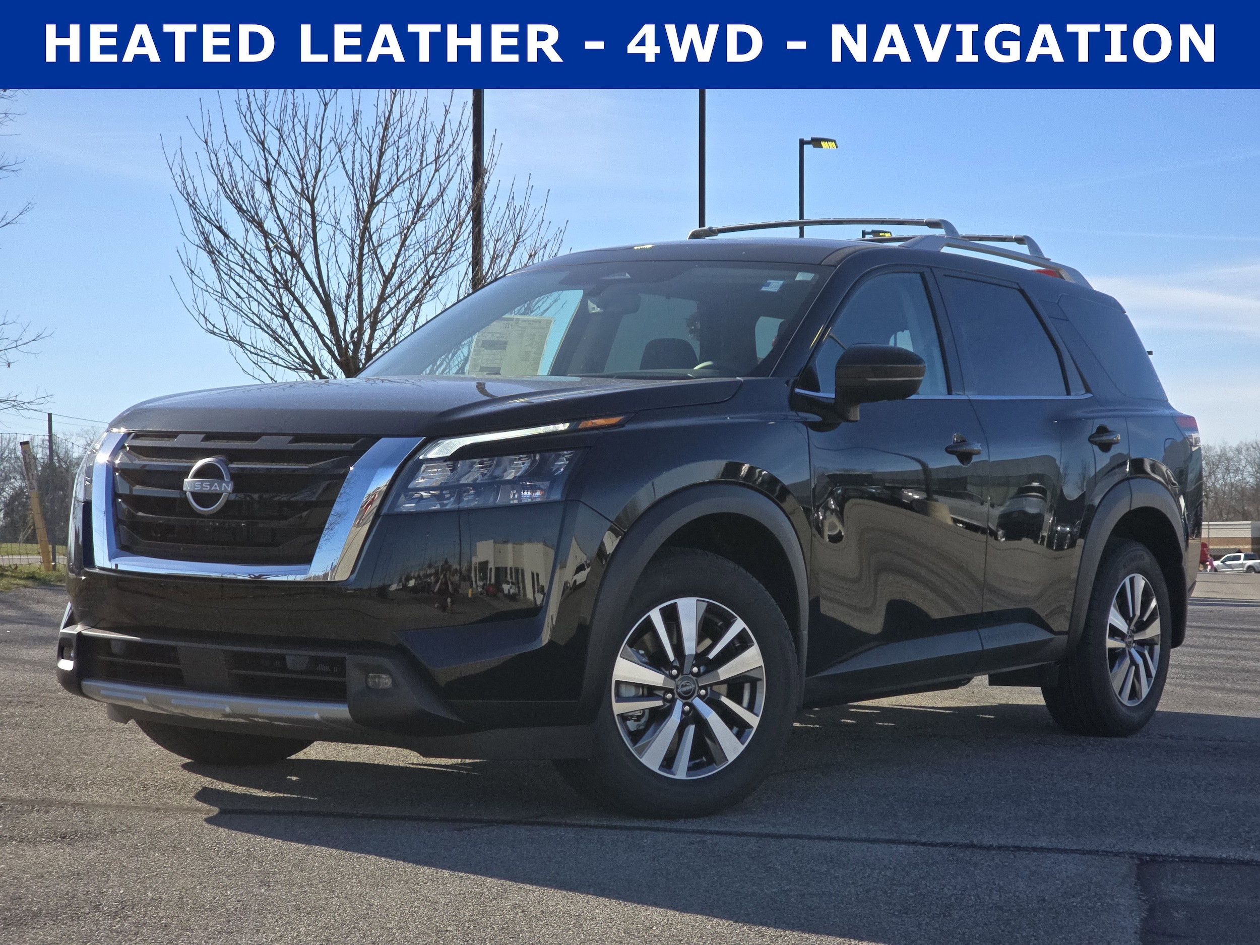 2025 Nissan Pathfinder SL's photo