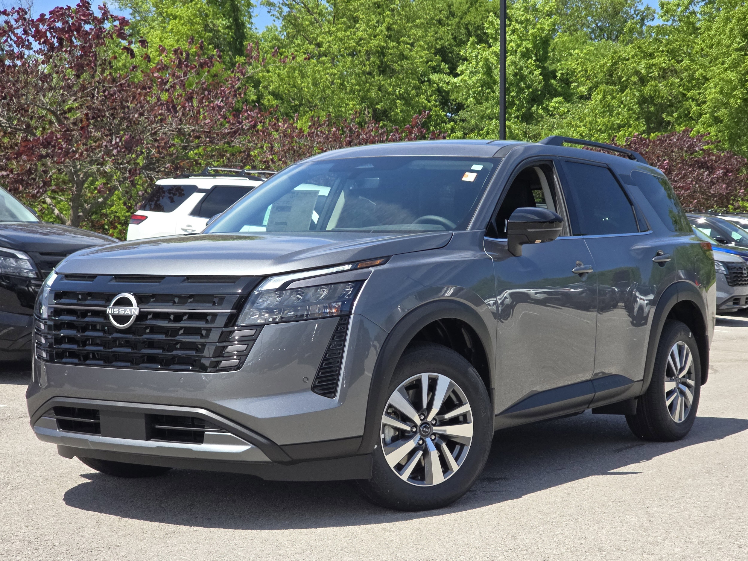 2026 Nissan Pathfinder SL 4WD's photo