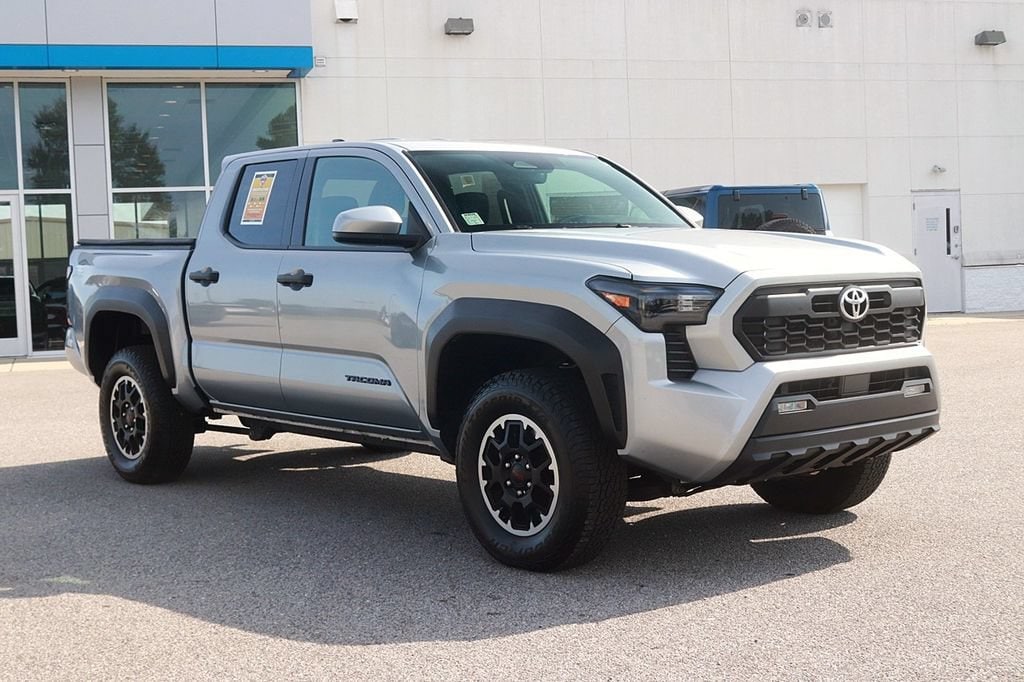 Used 2025 Toyota Tacoma 4WD SR