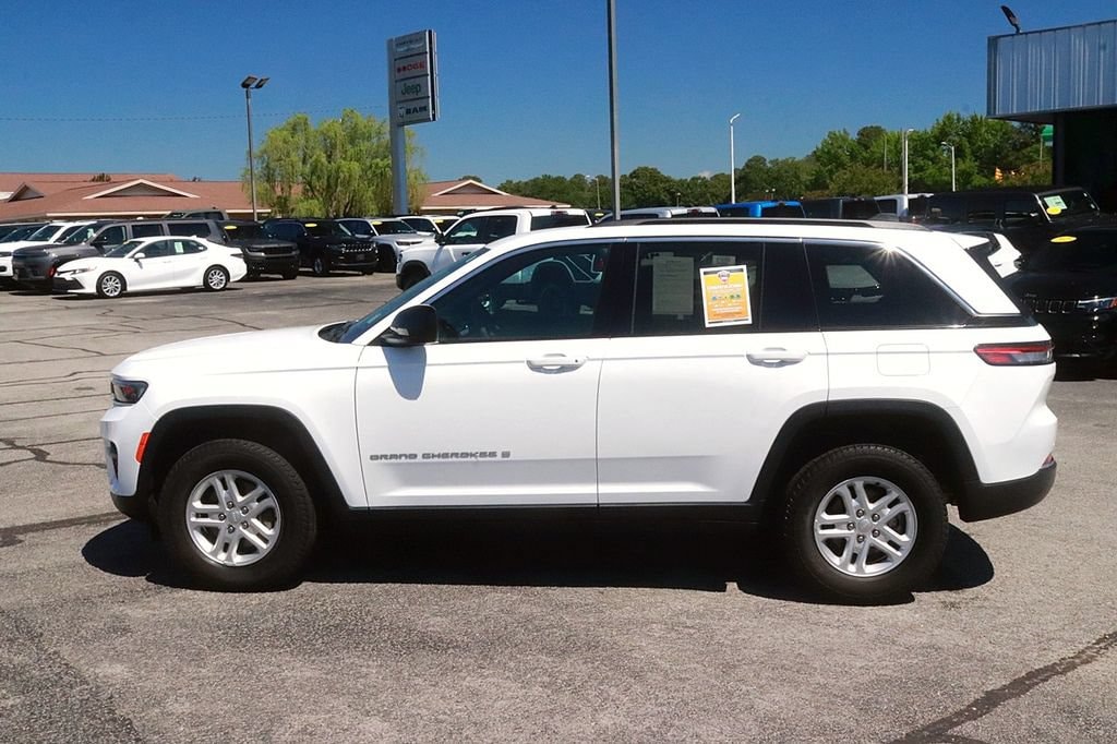 Used 2024 Jeep Grand Cherokee Laredo