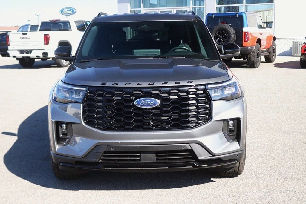 Used 2025 Ford Explorer ST-Line