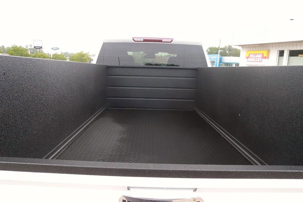2026 GMC Sierra 3500 Chassis Cab Pro - Photo 7