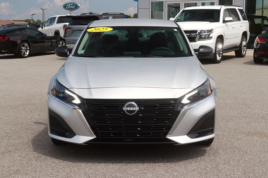 Used 2025 Nissan Altima SV