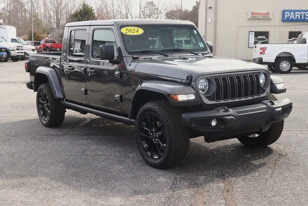 Used 2024 Jeep Gladiator Nighthawk