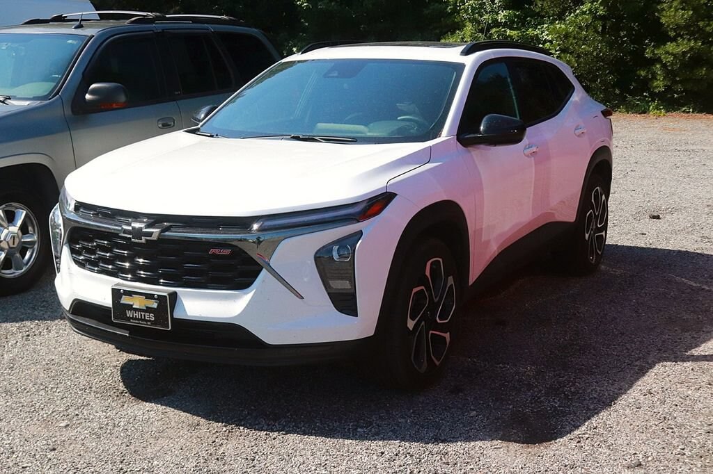 Used 2025 Chevrolet Trax 2RS SUV