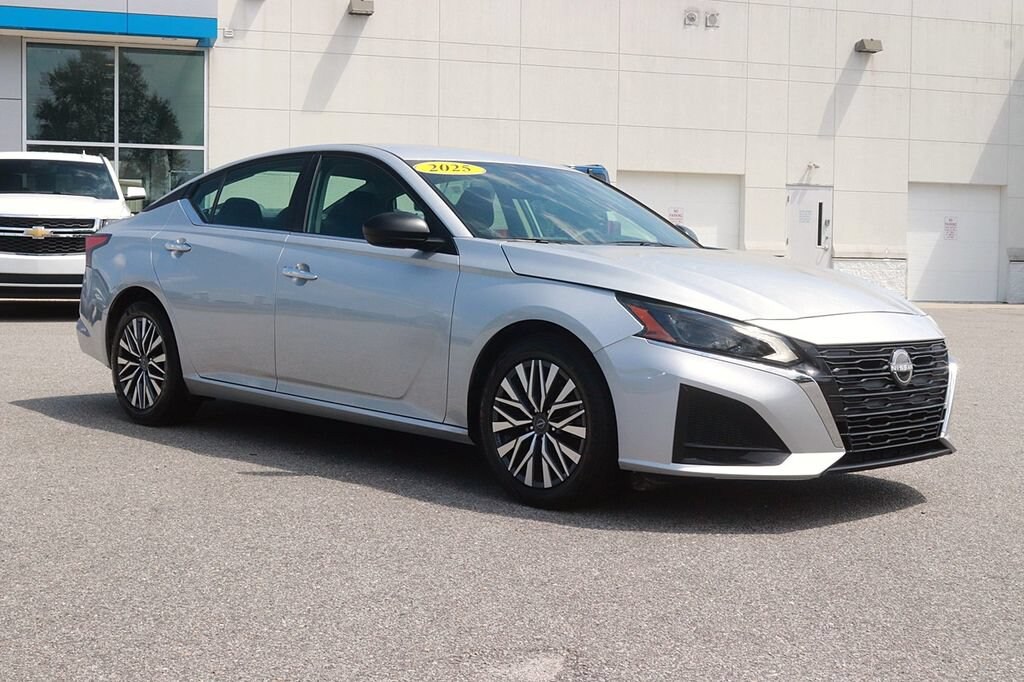 Used 2025 Nissan Altima SV