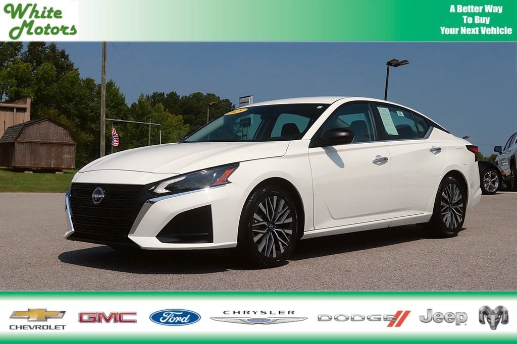 Used 2025 Nissan Altima SV