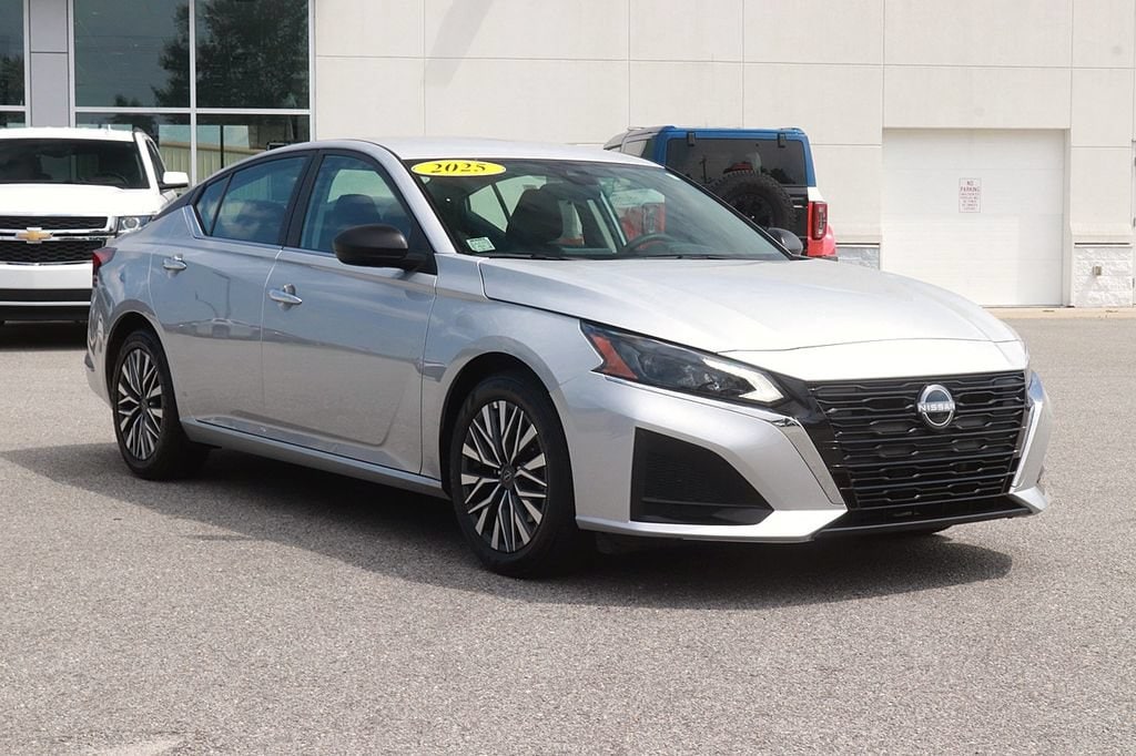 Used 2025 Nissan Altima SV